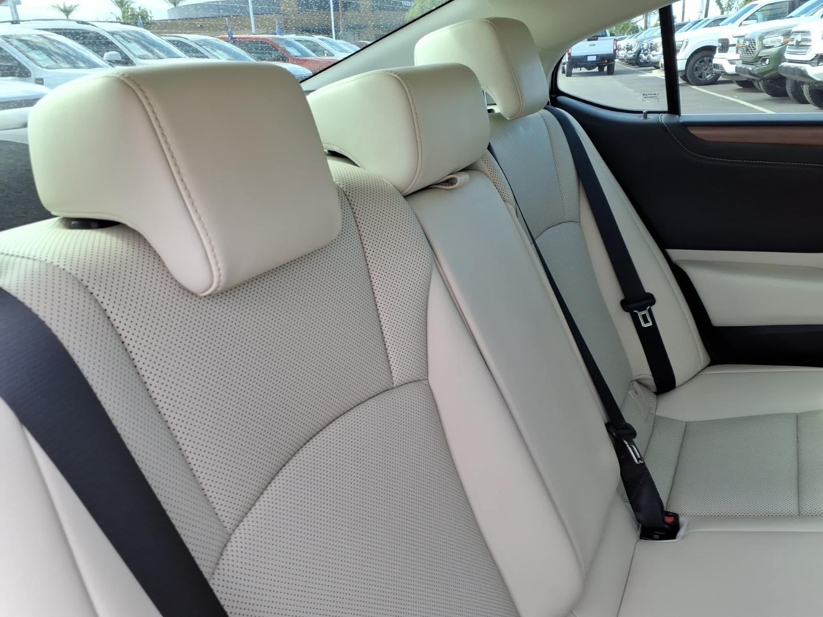 Used 2025 Lexus ES 300h w/ Premium Package FWD image 15