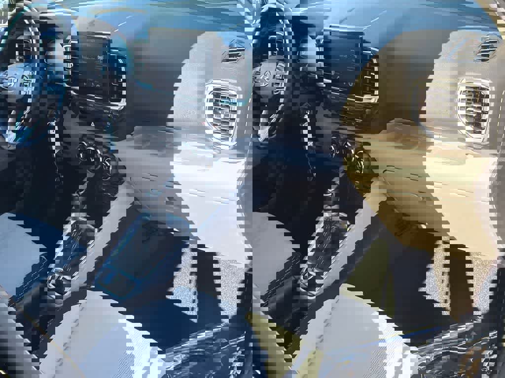 Used 2023 Hyundai Venue SEL image 13