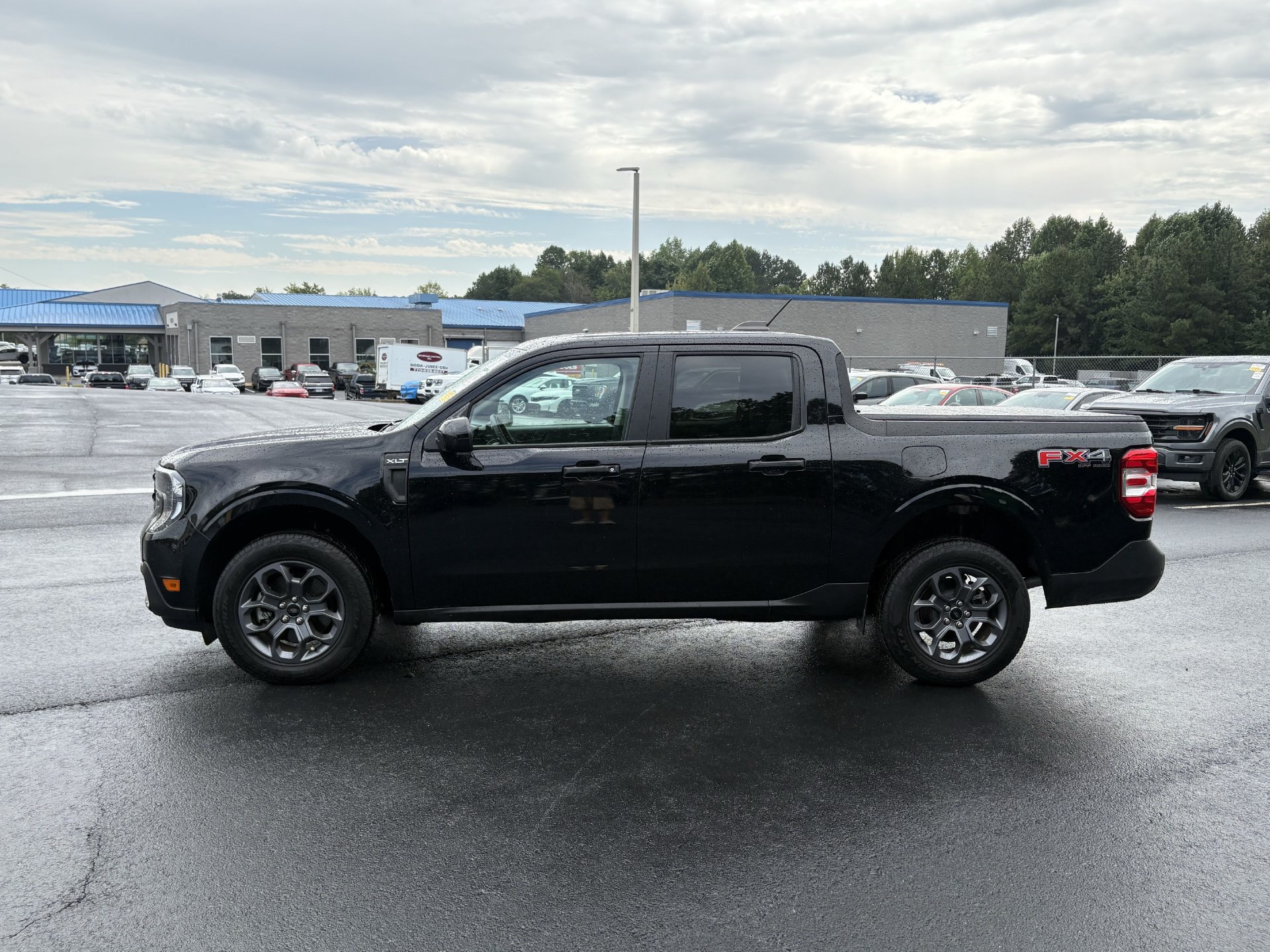 Certified 2025 Ford Maverick XLT w/ XLT Luxury Package AWD/4WD image 19