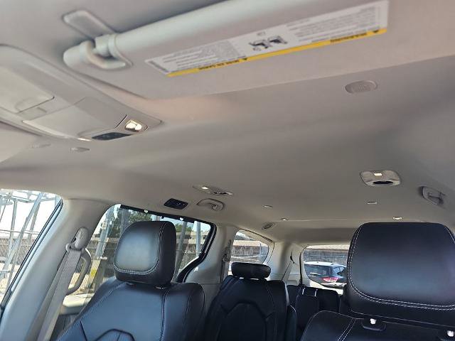 Used 2024 Chrysler Pacifica Touring-L FWD image 28