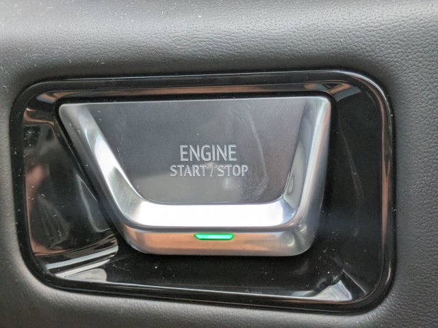 Used 2025 GMC Yukon XL AT4 Ultimate AWD/4WD image 31