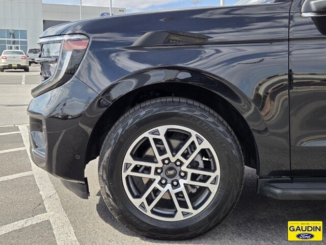 Certified 2025 Ford Expedition Active AWD/4WD image 10