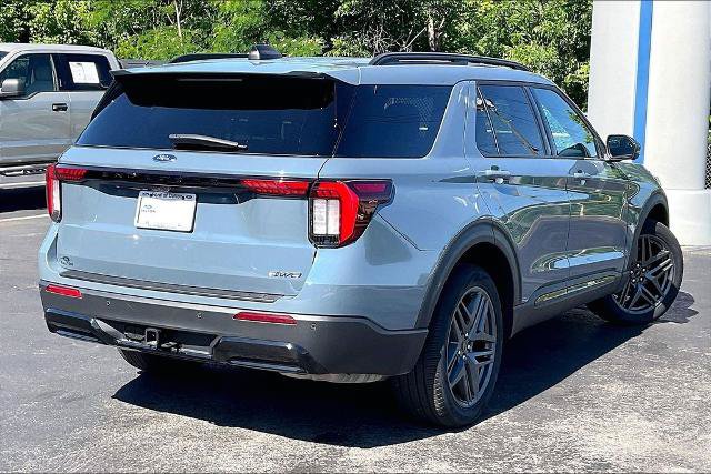 Certified 2025 Ford Explorer ST-Line w/ Premium Package AWD/4WD image 13