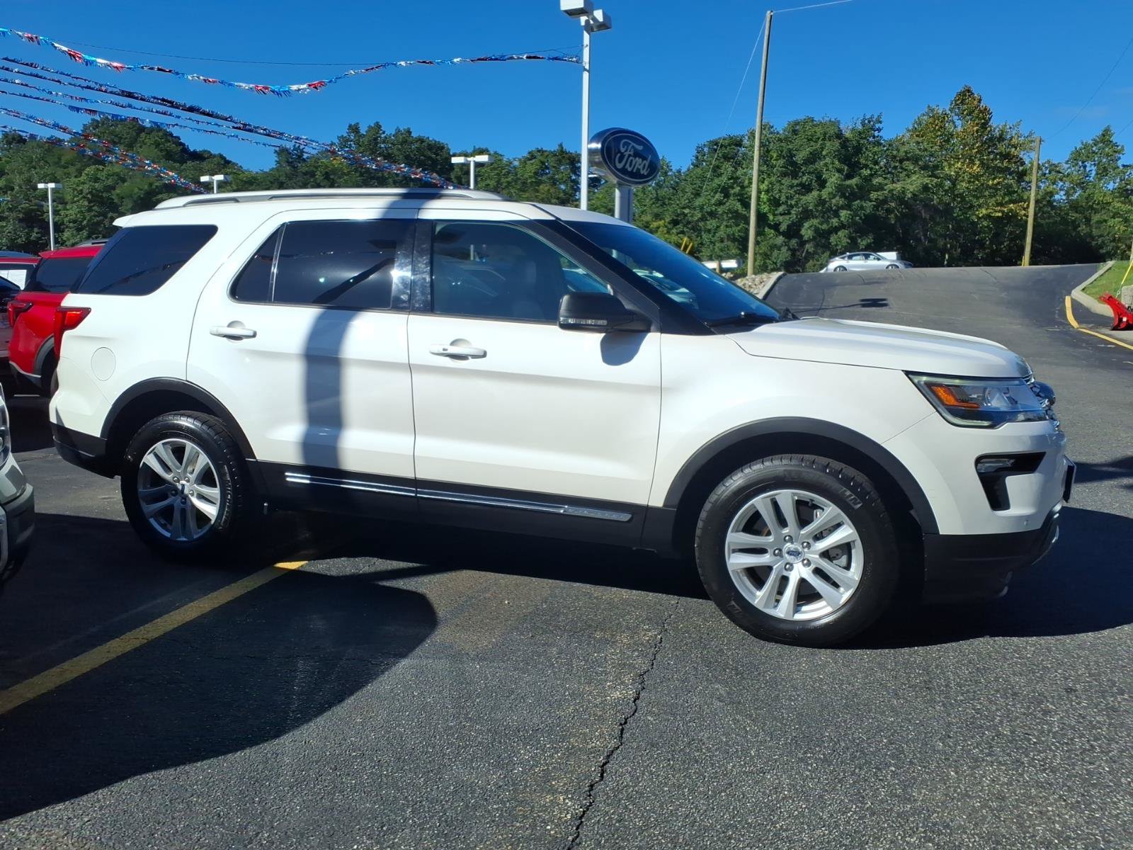 Certified 2019 Ford Explorer XLT w/ Equipment Group 202A AWD/4WD image 9