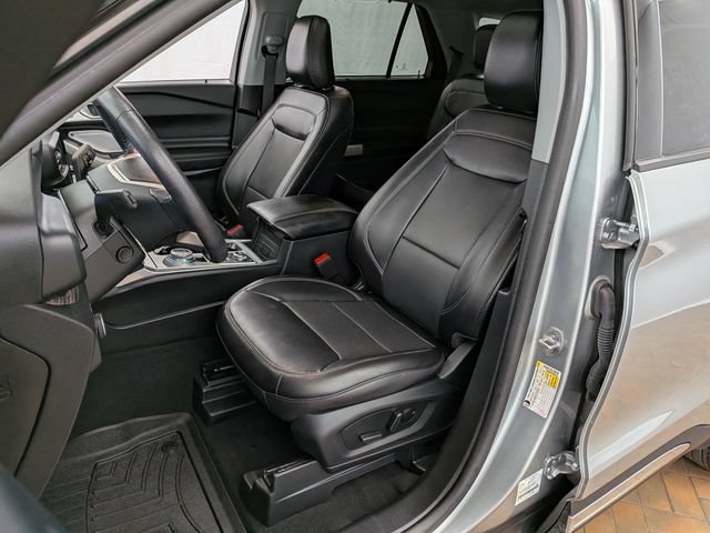 Certified 2024 Ford Explorer Limited w/ Limited Technology Package AWD/4WD image 12