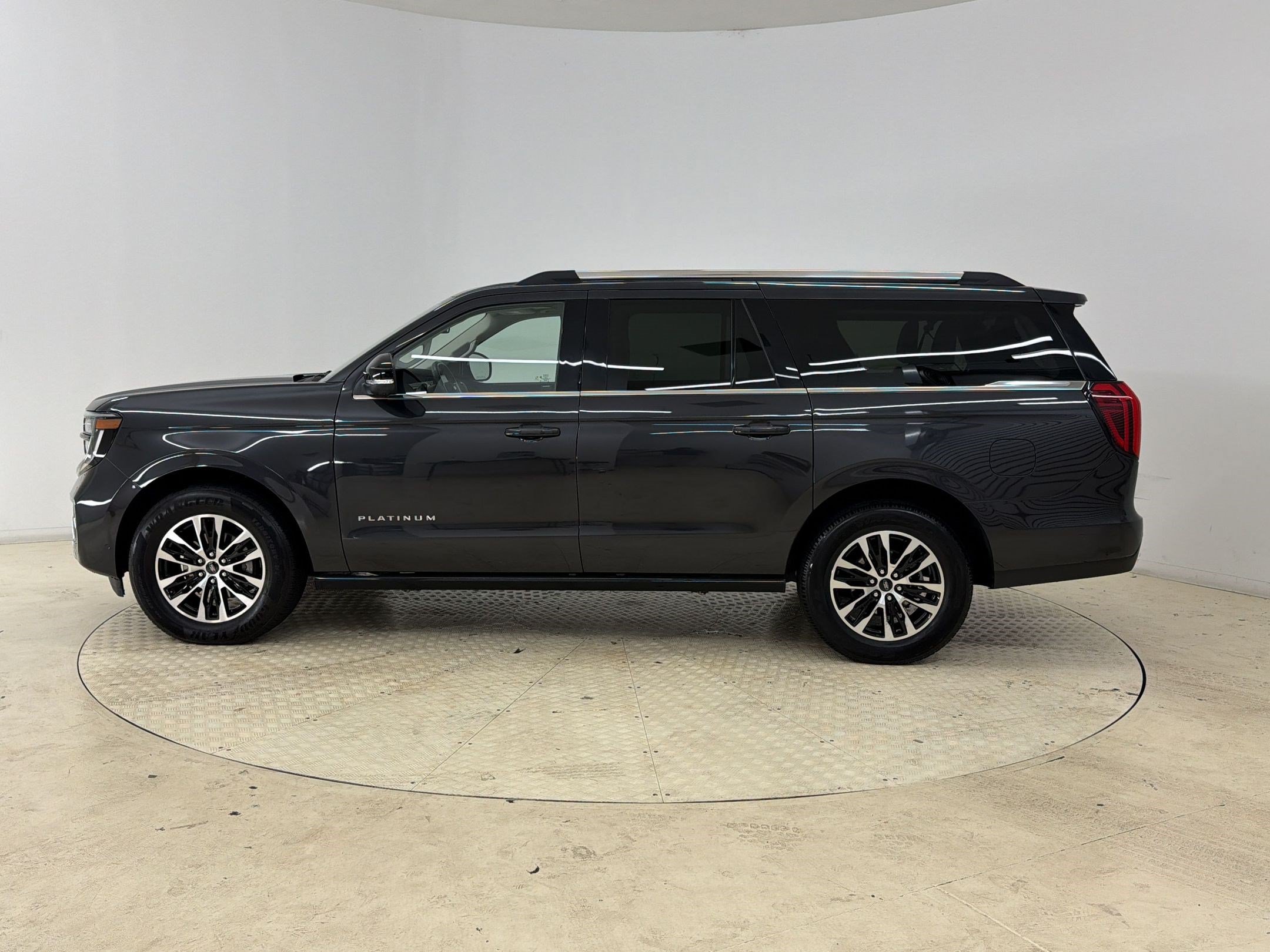 Certified 2025 Ford Expedition Max Platinum AWD/4WD image 2