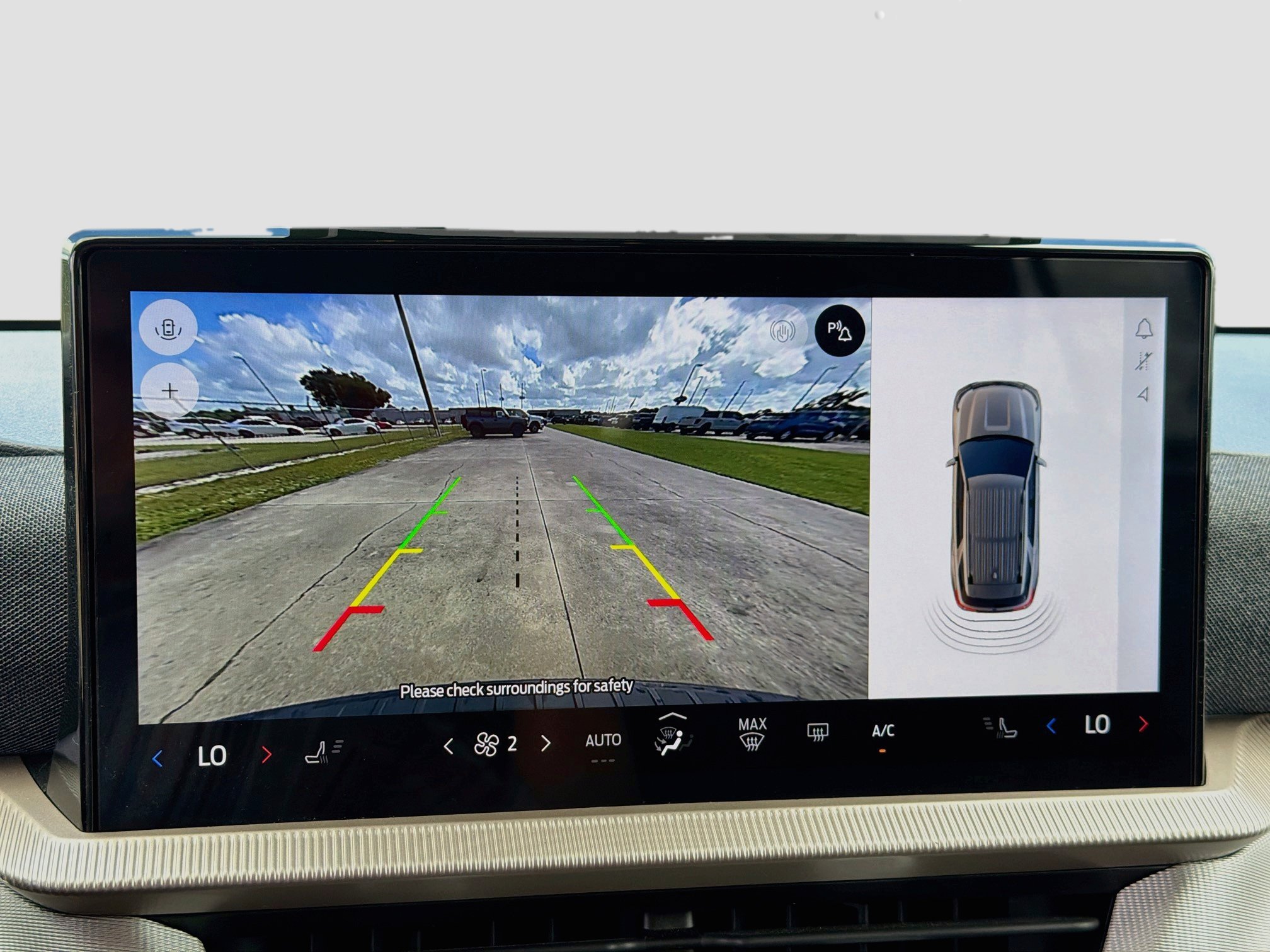 Certified 2025 Ford Explorer Active RWD image 14