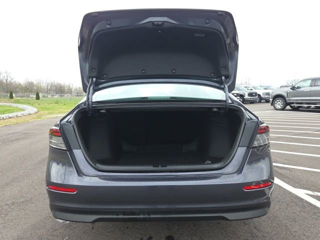 Used 2023 Honda Accord EX image 10