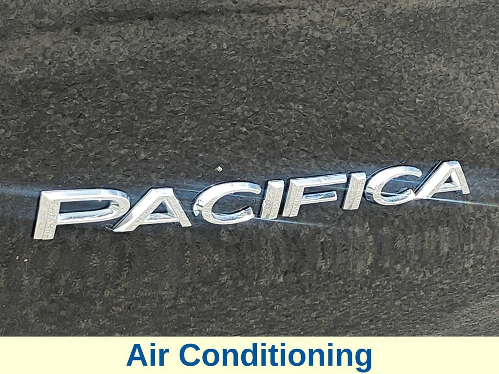Used 2023 Chrysler Pacifica Limited FWD image 27