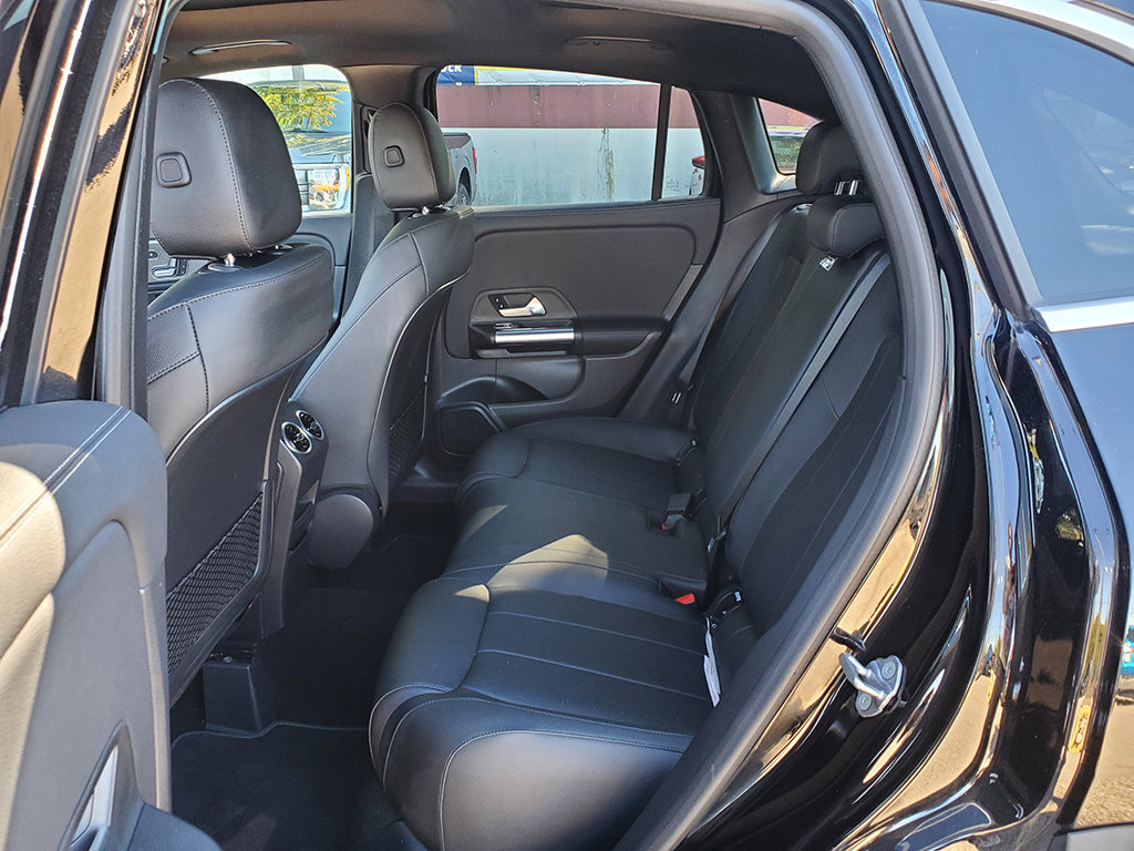 Used 2023 Mercedes-Benz GLA 250 w/ Premium Package image 13