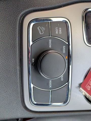 Used 2018 Jeep Grand Cherokee Limited image 27