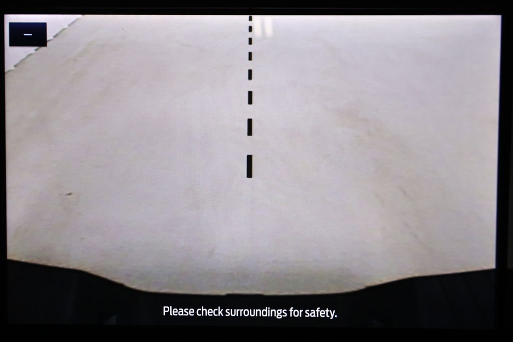 Certified 2022 Ford F350 Lariat w/ Tremor Off-Road Package image 32