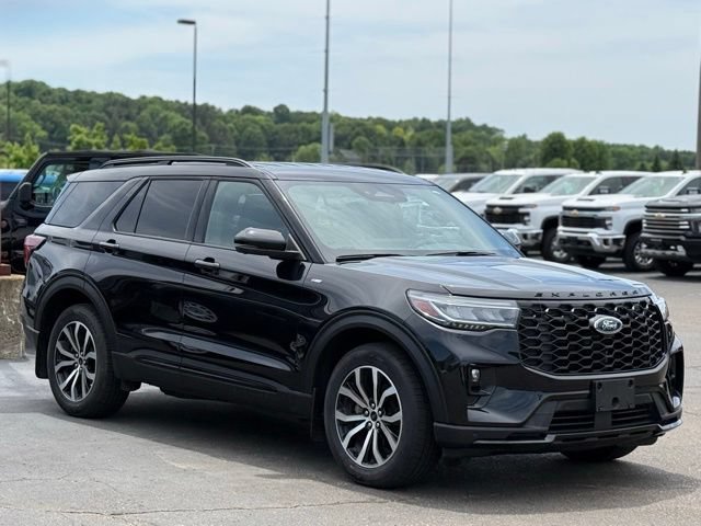 Certified 2025 Ford Explorer ST-Line AWD/4WD image 37