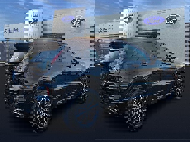 Used 2025 Cadillac XT4 Sport image 3