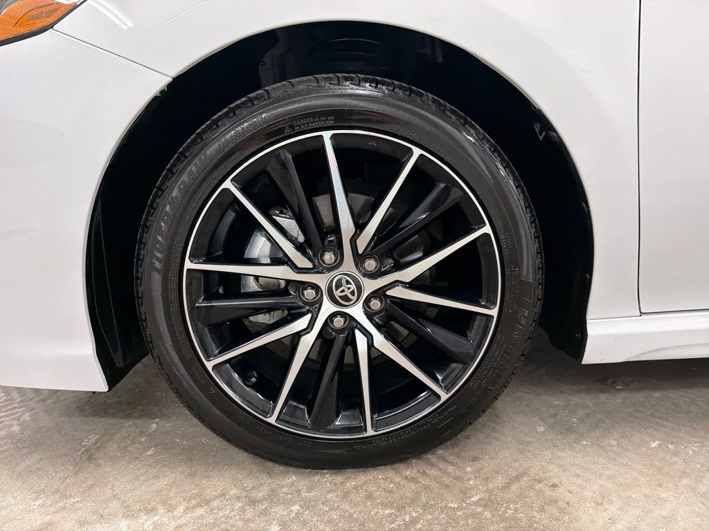 Used 2024 Toyota Camry SE FWD image 13