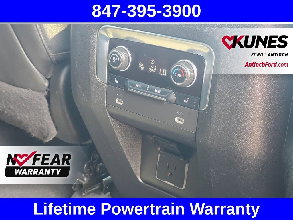 Used 2023 Chevrolet Tahoe Z71 w/ Luxury Package AWD/4WD image 35