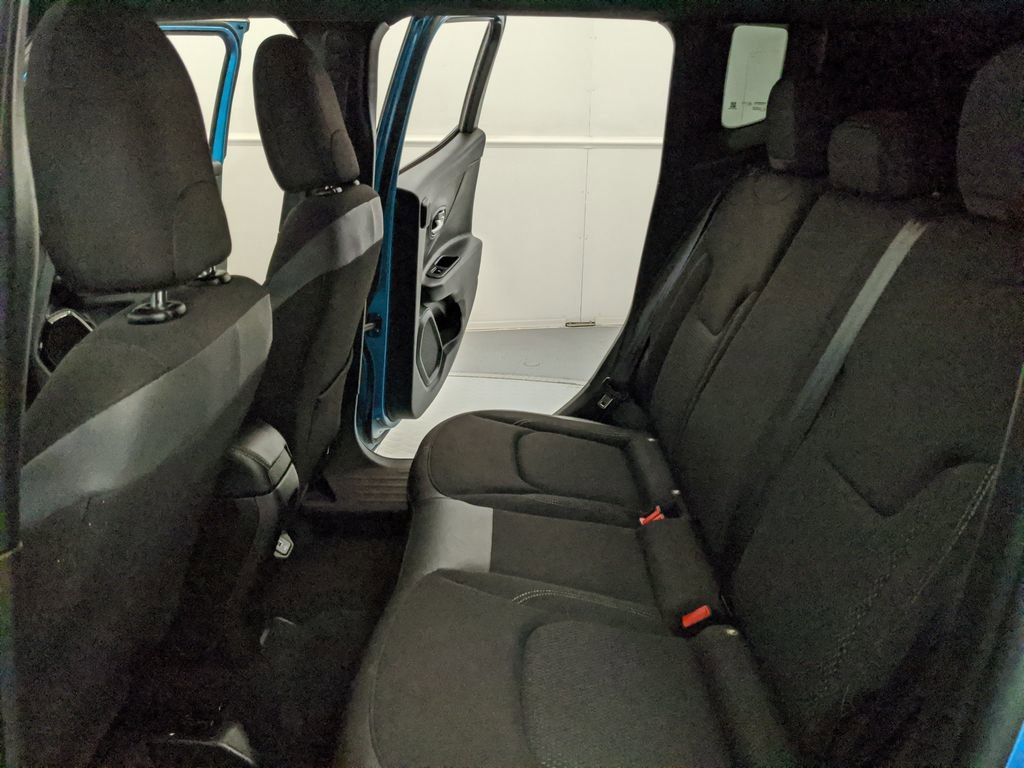 Used 2022 Jeep Renegade Altitude w/ Sun/Sound Group AWD/4WD image 19