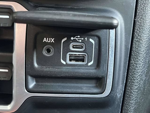 Used 2024 Jeep Wrangler Unlimited Rubicon w/ Technology Group AWD/4WD image 30