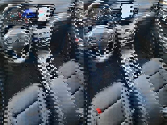 Certified 2022 Ford Explorer XLT w/ Equipment Group 202A image 39