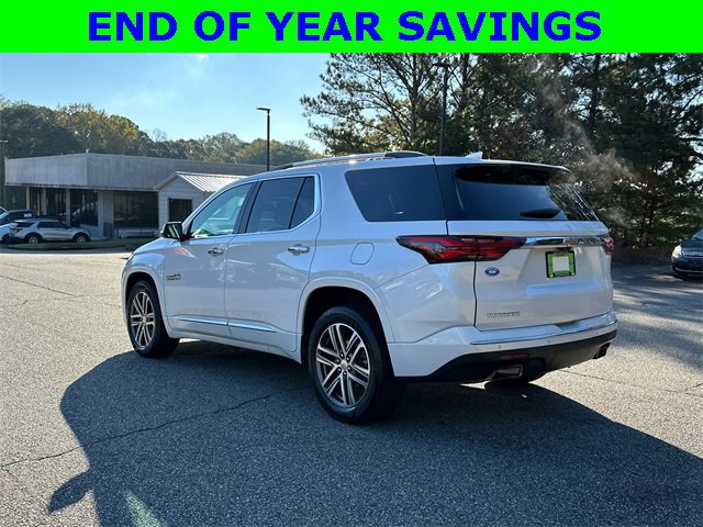 Used 2023 Chevrolet Traverse High Country image 3