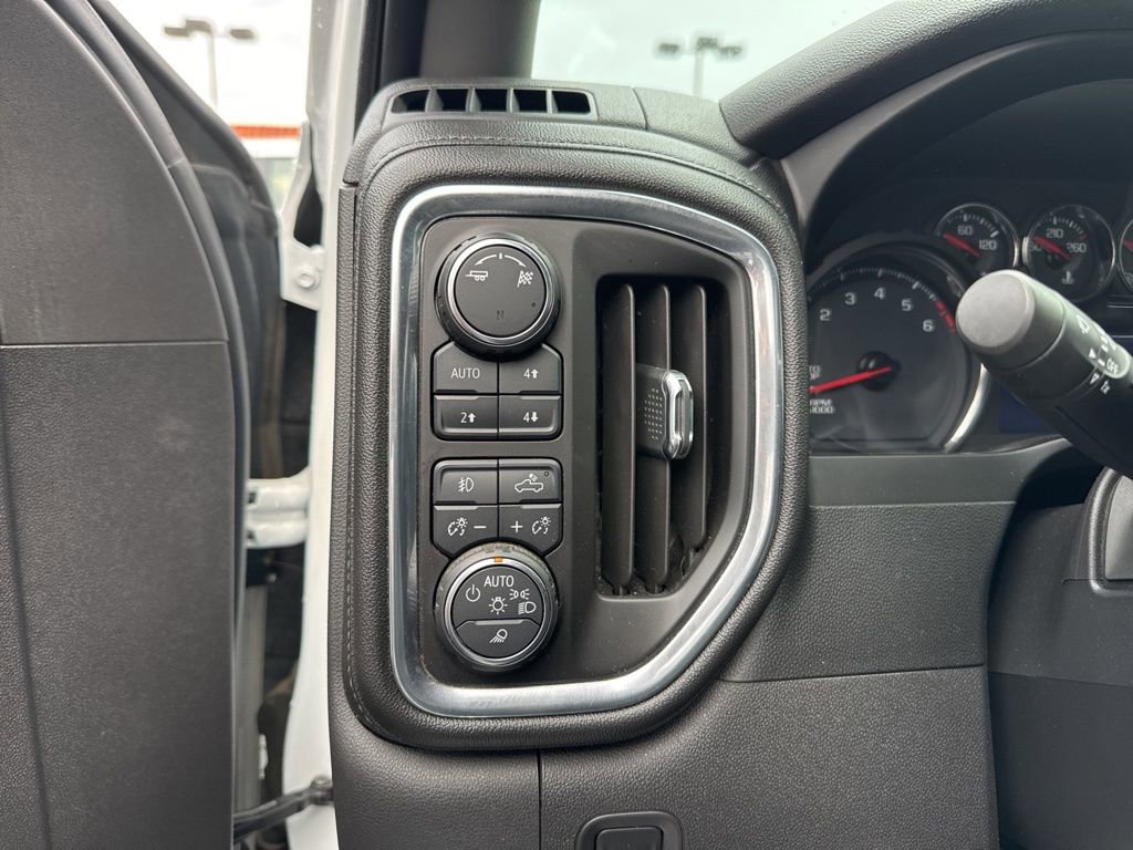 Used 2019 Chevrolet Silverado 1500 LT Trail Boss image 8