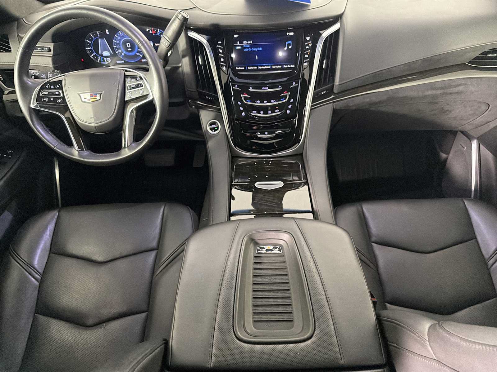 Used 2019 Cadillac Escalade Platinum AWD/4WD image 29