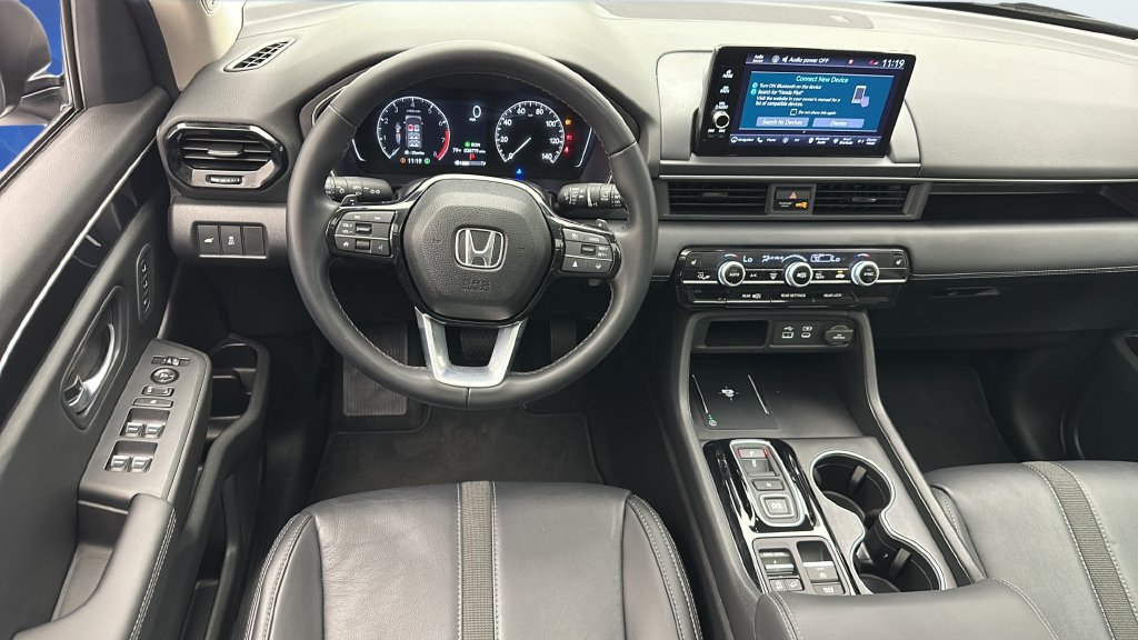 Used 2025 Honda Pilot Touring image 10