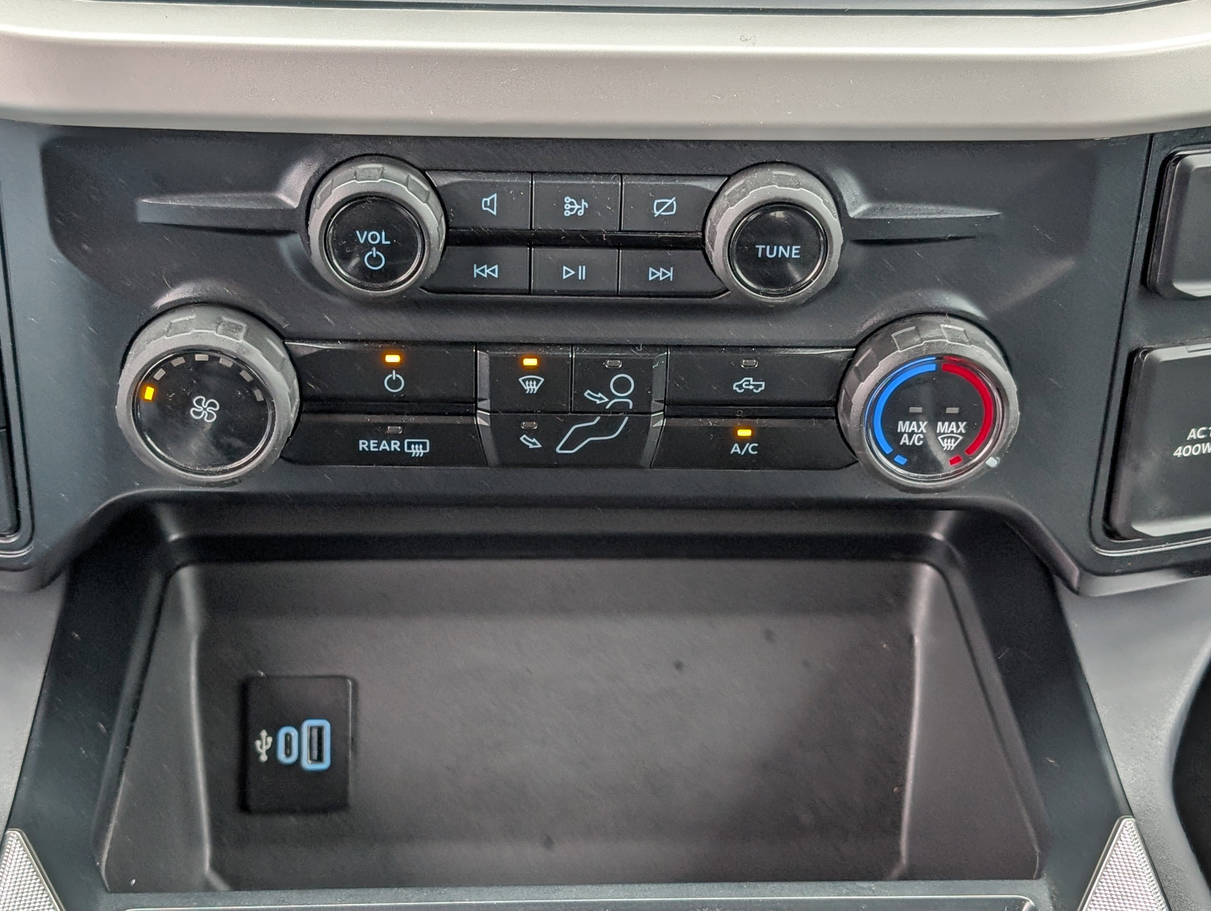 Certified 2024 Ford F350 XLT image 28