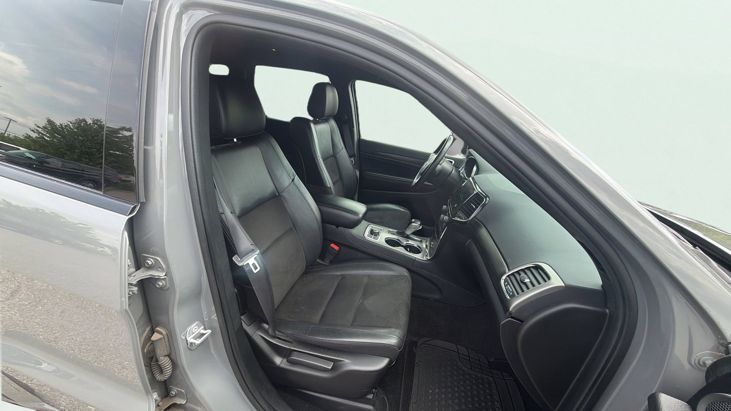 Used 2022 Jeep Grand Cherokee Laredo X AWD/4WD image 16