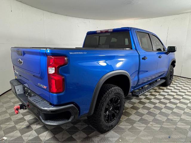 Used 2023 Chevrolet Silverado 1500 ZR2 w/ Technology Package AWD/4WD image 3