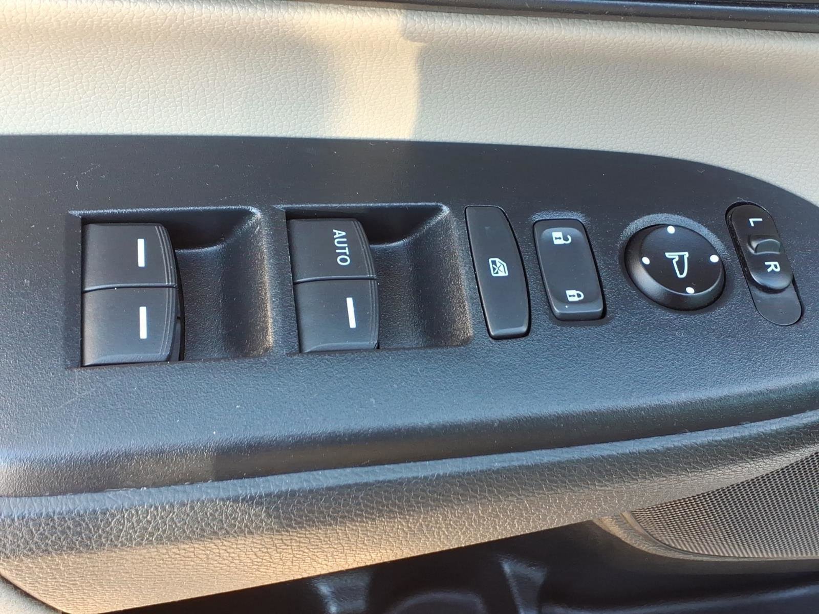 Used 2020 Honda CR-V LX image 17