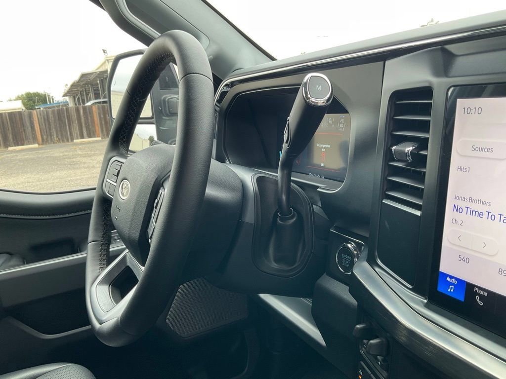 Certified 2025 Ford F350 Lariat w/ Black Appearance Package image 46