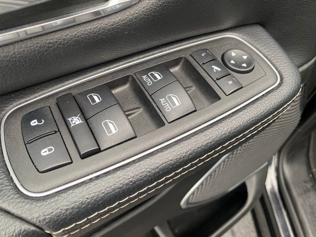 Used 2024 RAM 1500 Laramie image 13