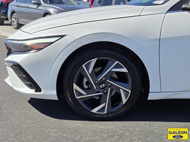 Used 2024 Hyundai Elantra Limited FWD image 10