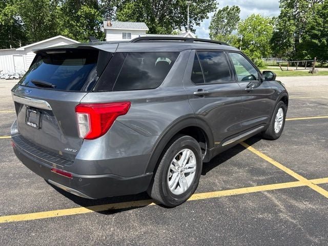 Certified 2024 Ford Explorer XLT w/ Equipment Group 202A AWD/4WD image 3