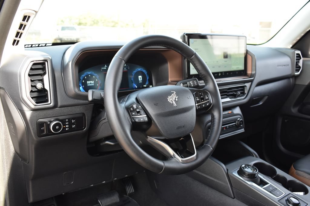 Certified 2025 Ford Bronco Sport Outer Banks w/ Outer Banks Tech Package+ AWD/4WD image 23