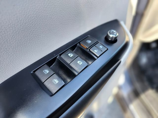 Used 2019 Toyota Highlander XLE image 19