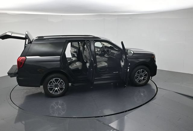 Certified 2025 Ford Expedition Active AWD/4WD image 53