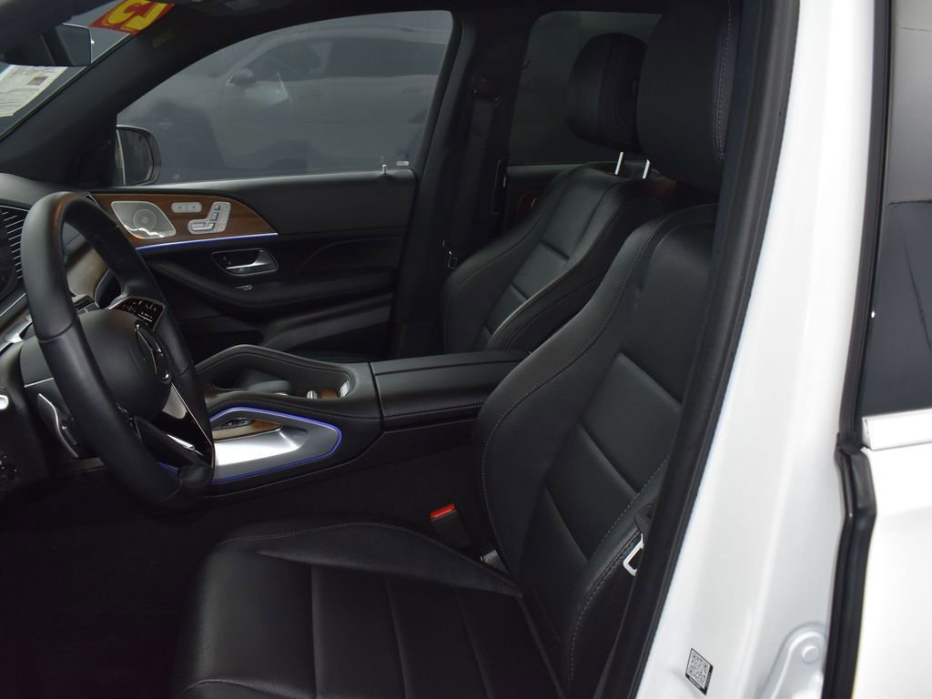 Used 2025 Mercedes-Benz GLS 450 4MATIC image 10