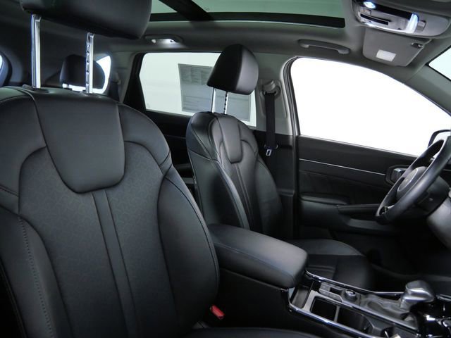 Used 2023 Kia Sorento SX image 11