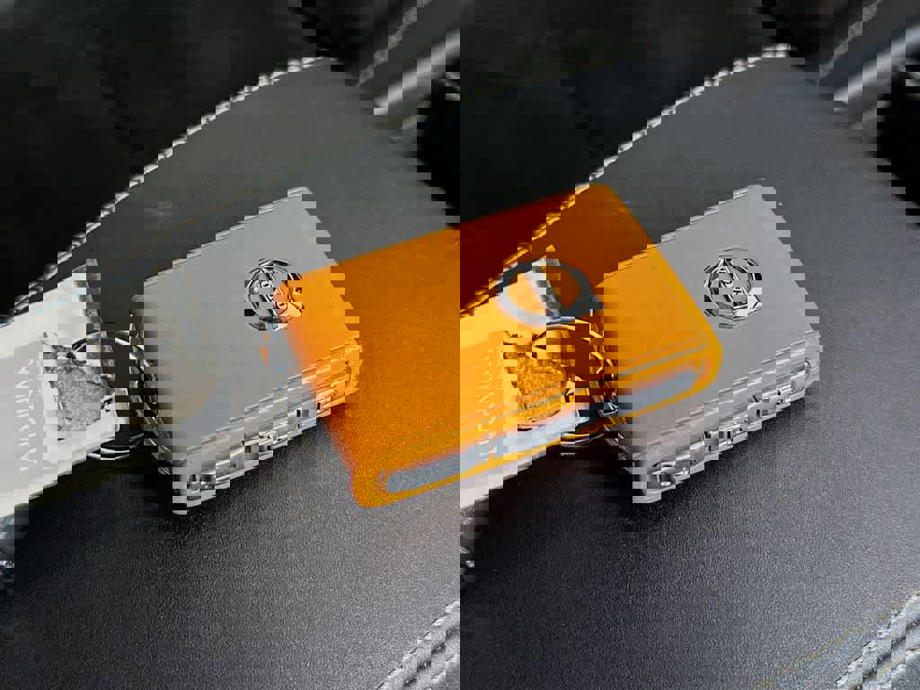 Used 2023 Volvo XC40 B5 Plus image 24