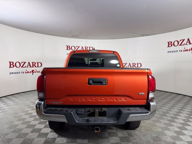 Used 2018 Toyota Tacoma TRD Off-Road AWD/4WD image 12