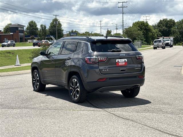 Used 2022 Jeep Compass Limited AWD/4WD image 7