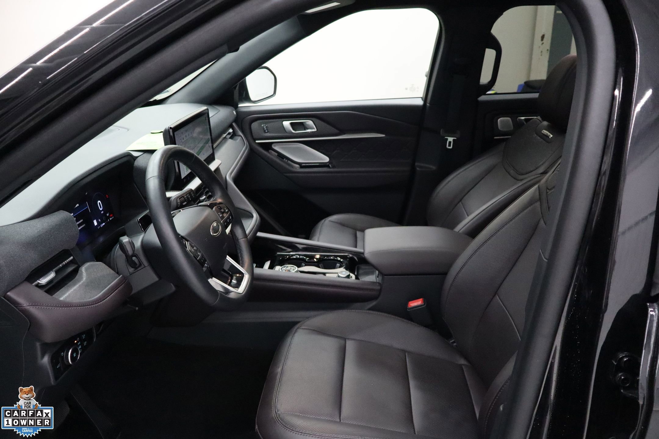 Certified 2025 Ford Explorer Platinum w/ LUX Leather Package image 25