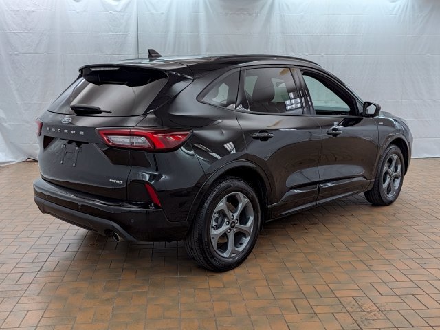 Certified 2023 Ford Escape ST-Line w/ Tech Pack #1 AWD/4WD image 5