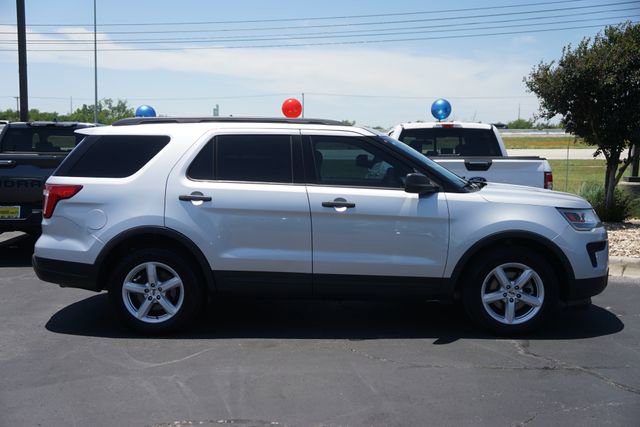 Certified 2018 Ford Explorer FWD image 5