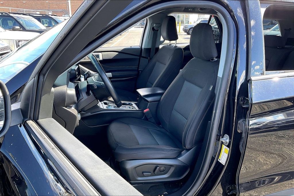 Certified 2022 Ford Explorer XLT w/ Class IV Trailer Tow Package image 22