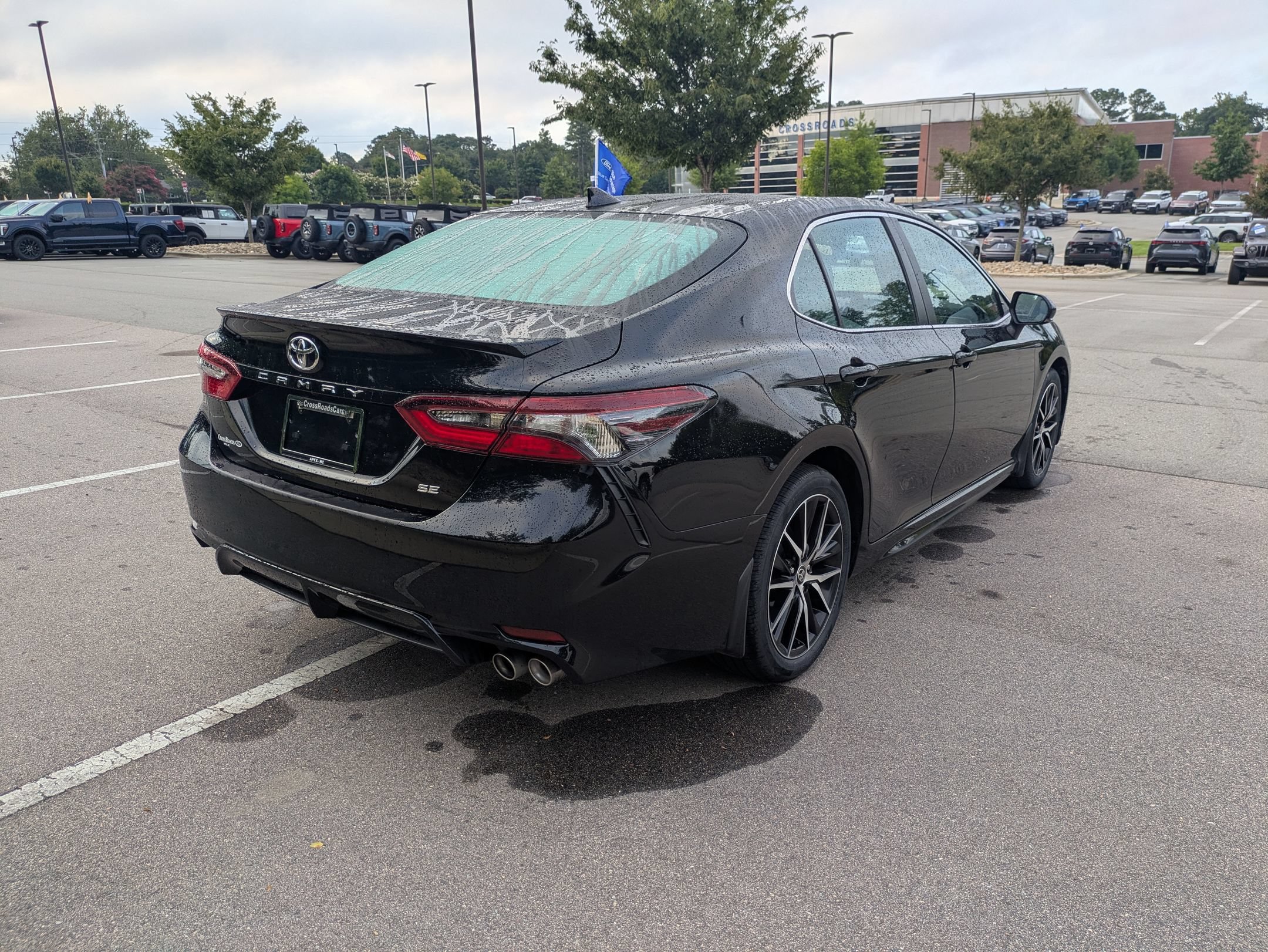Used 2024 Toyota Camry SE FWD image 4