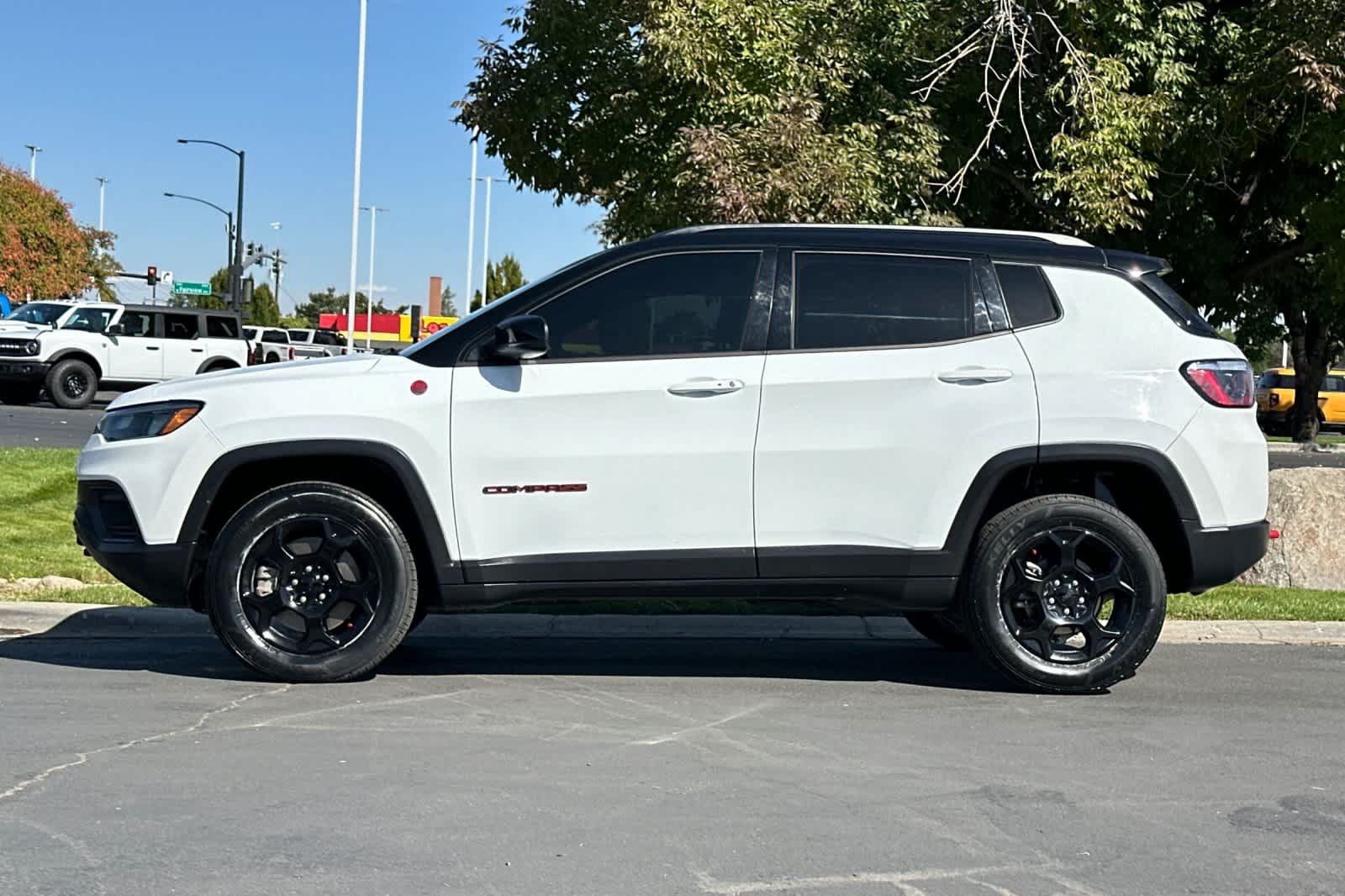 Used 2023 Jeep Compass Trailhawk AWD/4WD image 5