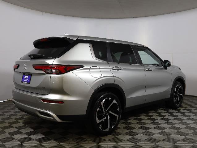 Used 2022 Mitsubishi Outlander SE image 4